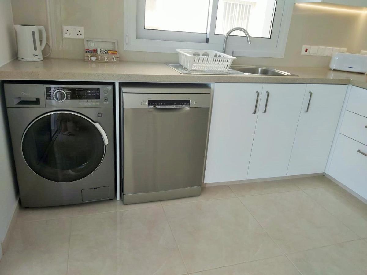 Dinglis Residences 31 Larnaca Exteriör bild